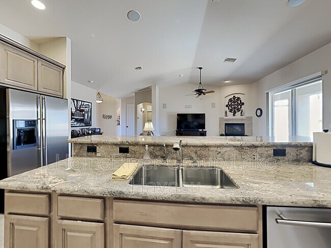 Building Photo - 1890 Ranchito Dr