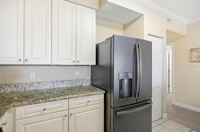 Building Photo - 60 Surfview Dr