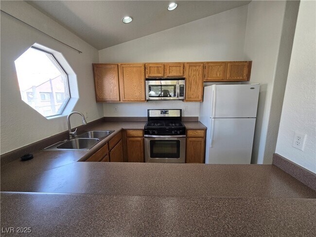 Building Photo - 5030 S Rainbow Blvd