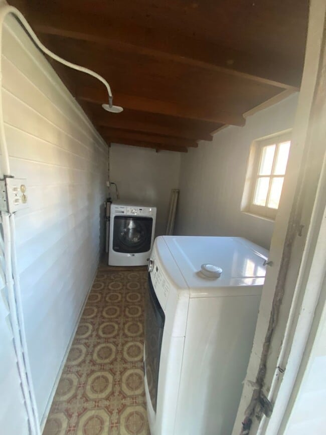 Building Photo - 1003 N 16th St