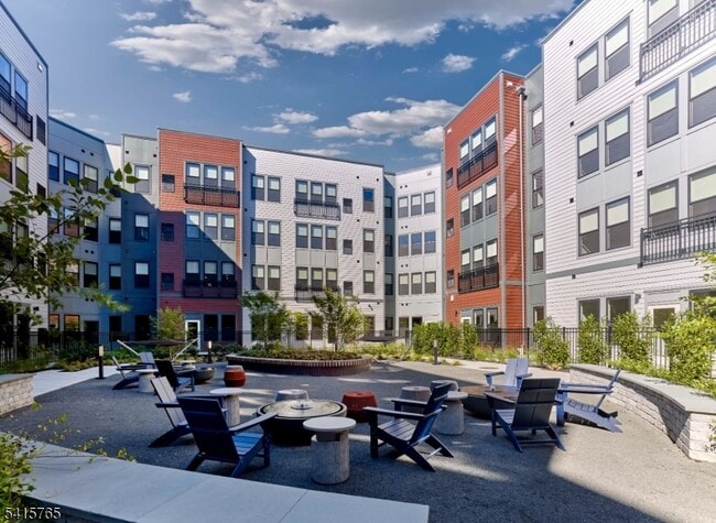 Building Photo - 51 Okner Pkwy