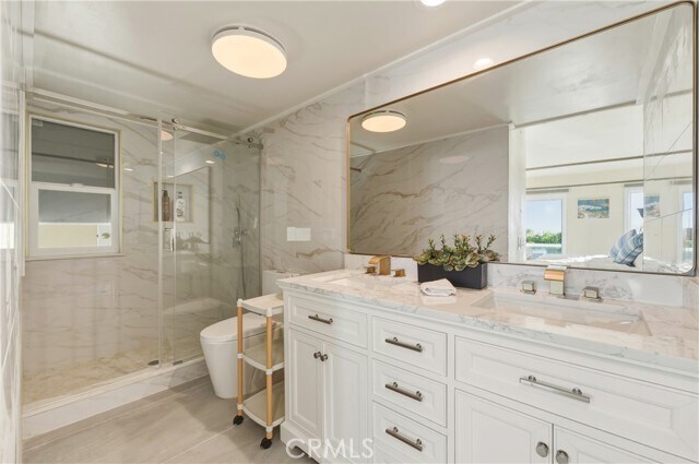 Building Photo - 883 Katella St