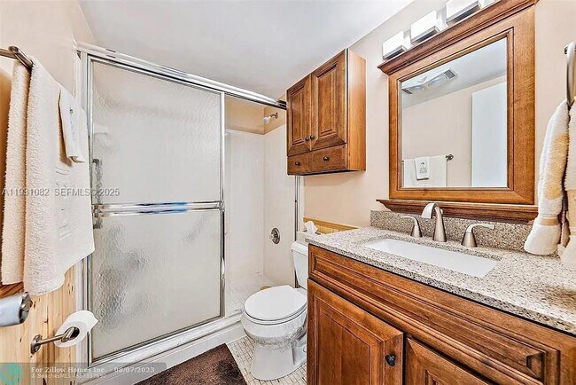 Building Photo - 2400 Lake Osborne Dr