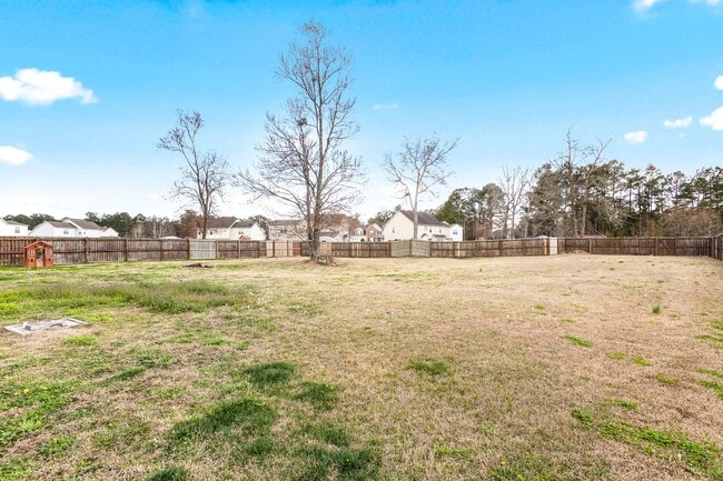 Building Photo - 111 Louie Ln