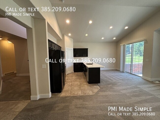 Building Photo - 126 W 3430