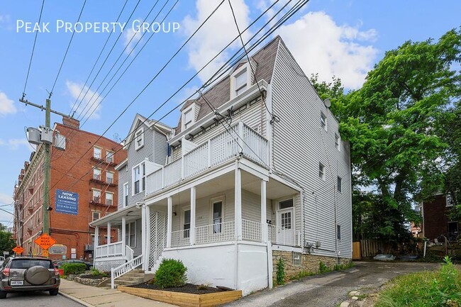 Primary Photo - SPACIOUS 1 BEDROOM IN ECLECTIC EAST WALNUT...