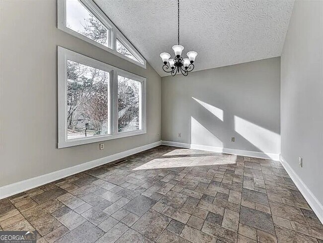 Building Photo - 1400 Boxwood Dr NW