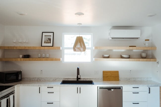 Building Photo - 1908 Morrow Ave