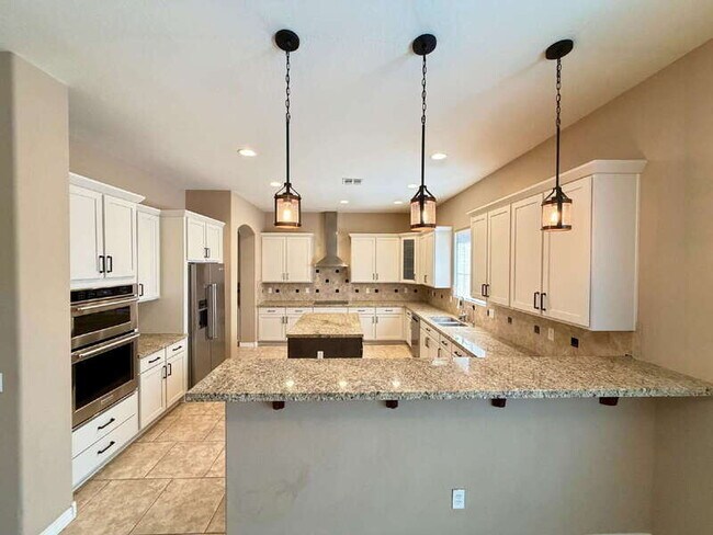 Building Photo - 6250 S Rochester Dr