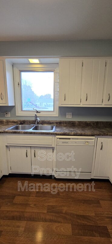 Building Photo - 6208 Landmark Dr