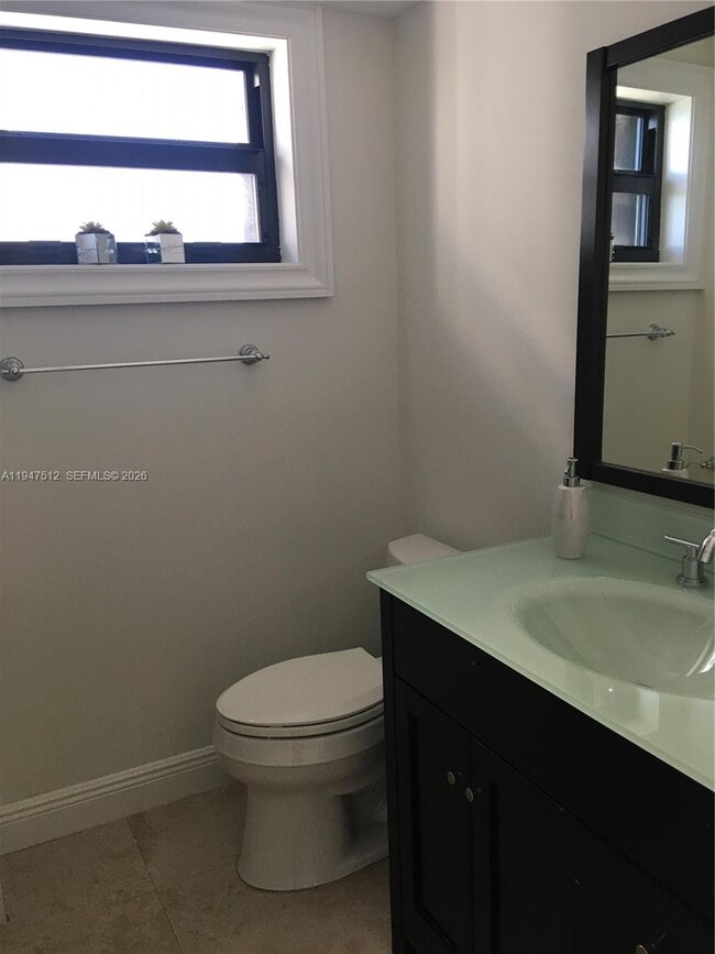 Building Photo - 2625 Collins Ave