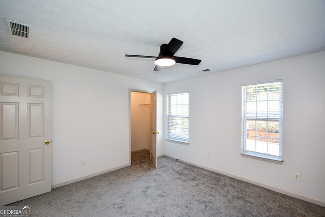 Building Photo - 5460 Hampton Ct