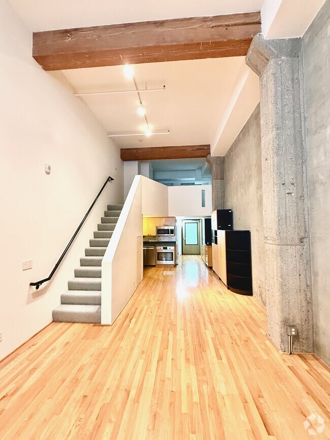 Building Photo - 461 2nd St