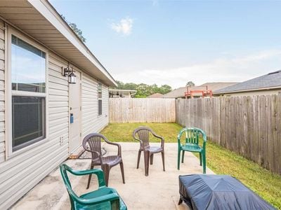 Building Photo - 452 Evening Falls Dr