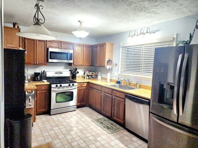Building Photo - 2705 Trotters Walk Trail