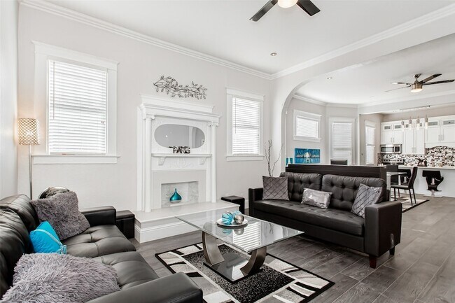 Building Photo - 4719 Junius St