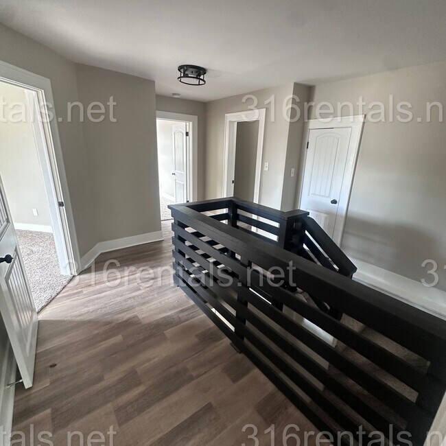 Building Photo - 420 S Osage St