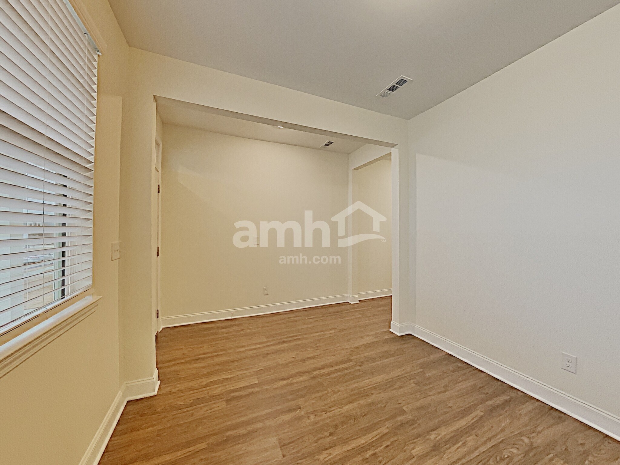 Building Photo - 444 Charity Ln