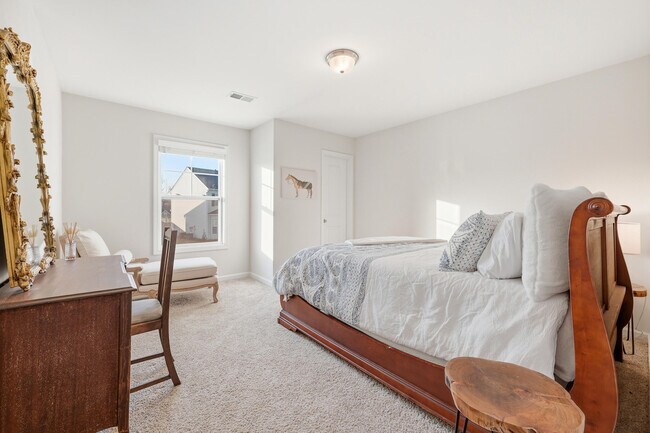 Building Photo - 397 Anmore Ct