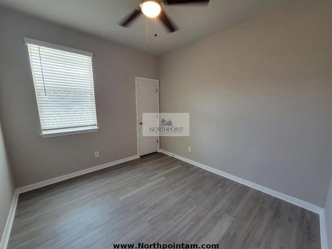 Building Photo - Beautiful Duplex in Cibolo Available Now!