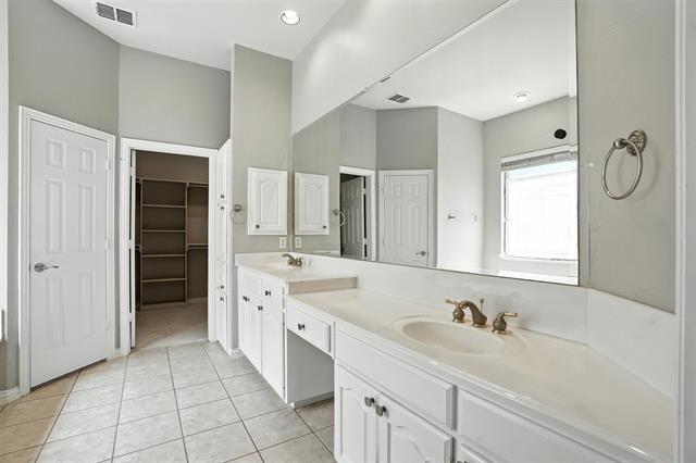 Building Photo - 8220 Holliday Rd