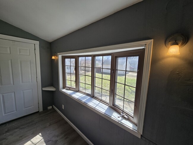 Building Photo - 1148 Columbia St