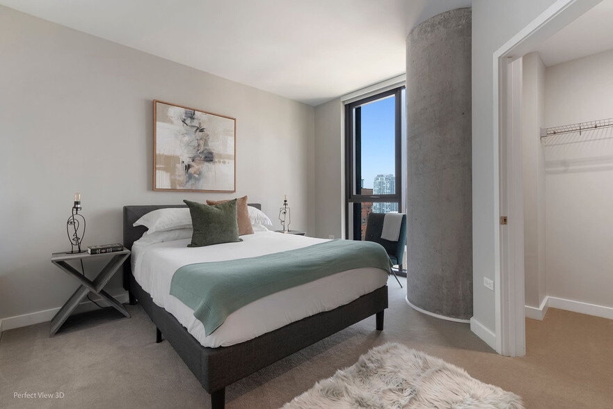 Building Photo - 1080 W Addison St