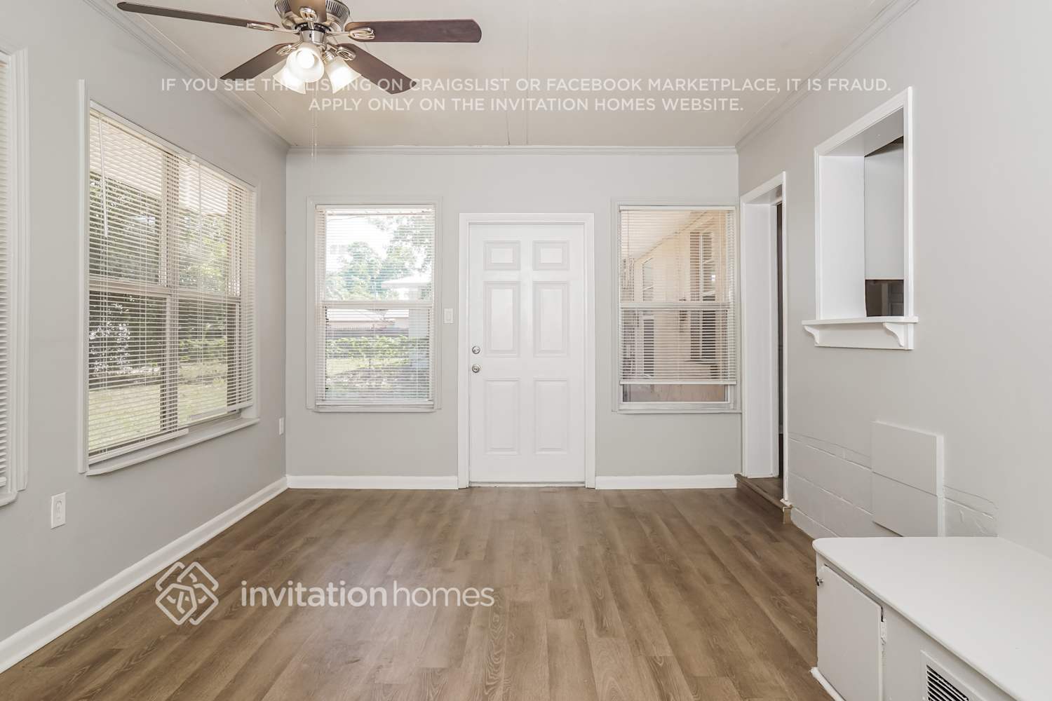 Building Photo - 3308 17th Ave W