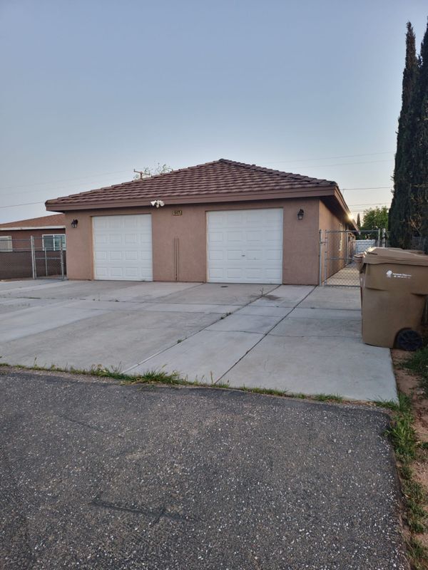 Building Photo - 16475 Vine St