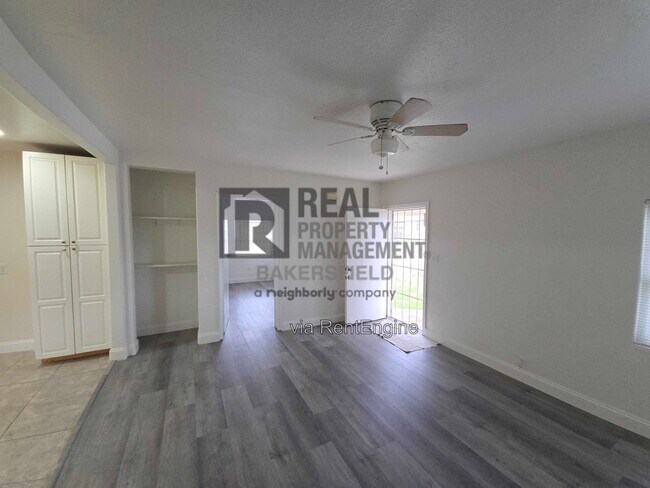 Building Photo - 1518 Palm Dr