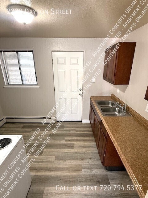 Building Photo - 2228 Dayton St
