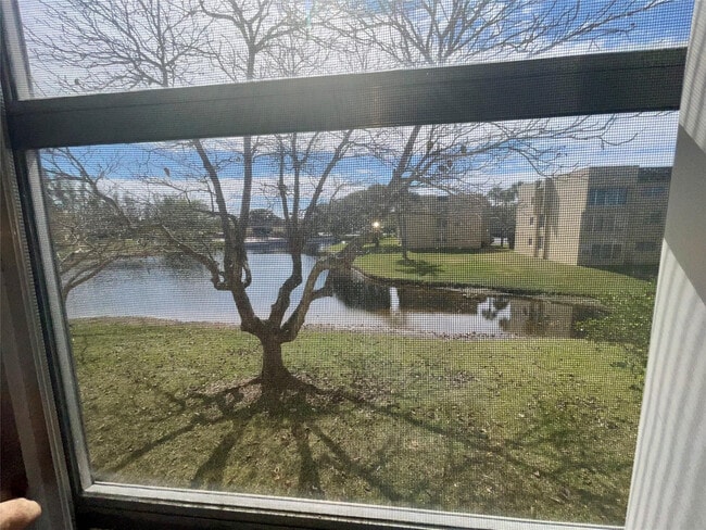 Building Photo - 5860 NW 64th Ave