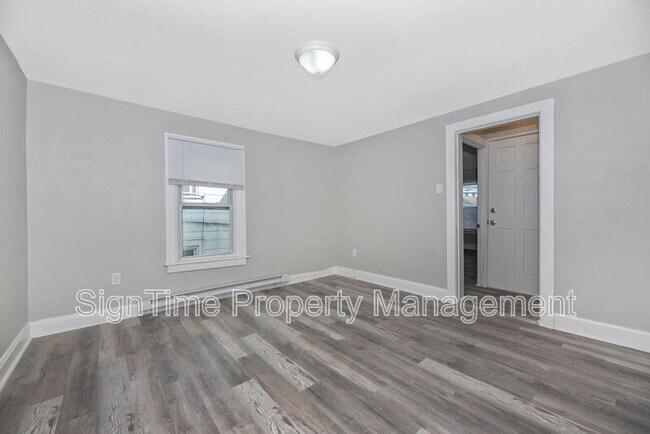 Building Photo - 531 Salem Ave