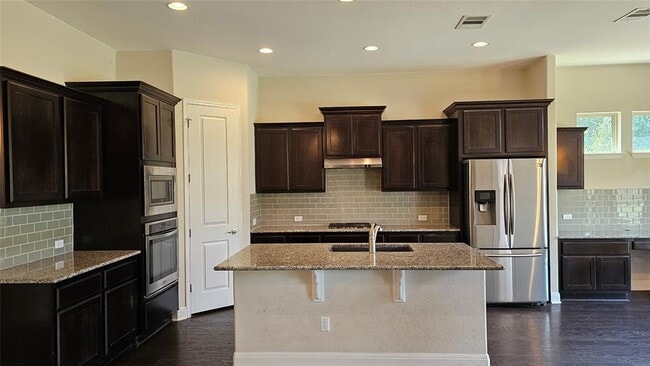 Building Photo - 952 Wild Rose Dr