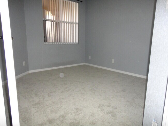 Building Photo - 2912 Hidden Hills Rd