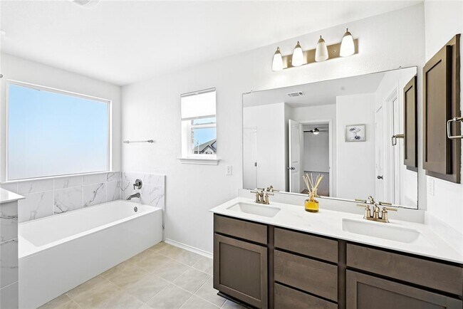 Building Photo - 12801 Willowgrove Ln