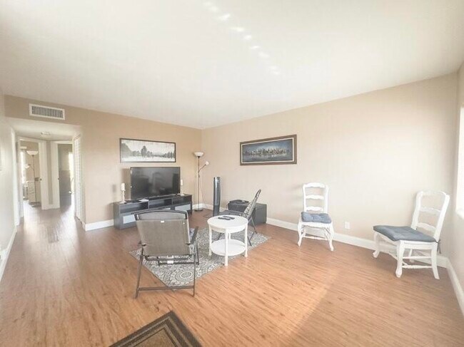 Building Photo - 3362 Cynthia Ln