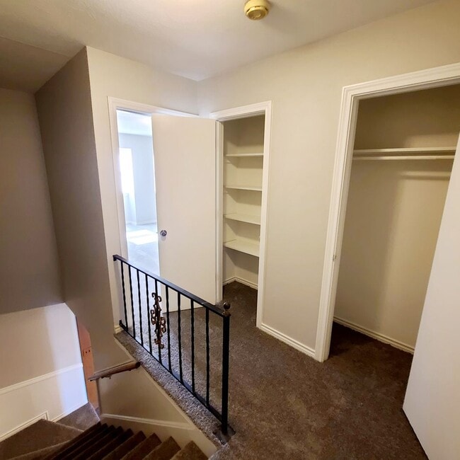 Building Photo - 11350/52 Quail Run St