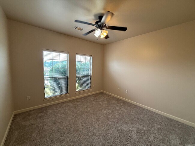 Building Photo - 1812 Abbey Ln