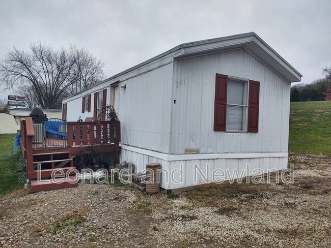 Primary Photo - 62846 Byesville Rd