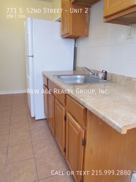 Building Photo - Spacious 2 bedroom near 52nd and Baltimore...