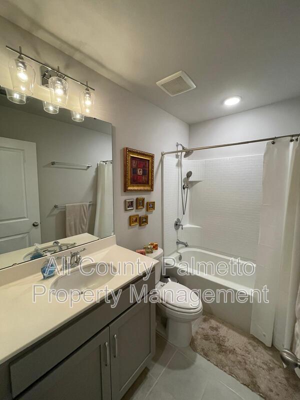 Building Photo - 577 McLernon Trce