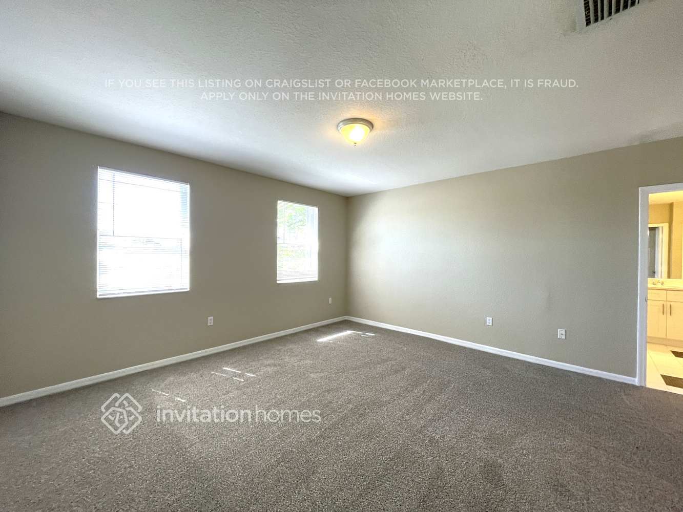 Building Photo - 10522 SW 161st Ave