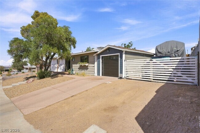 Building Photo - 609 Sierra Ln
