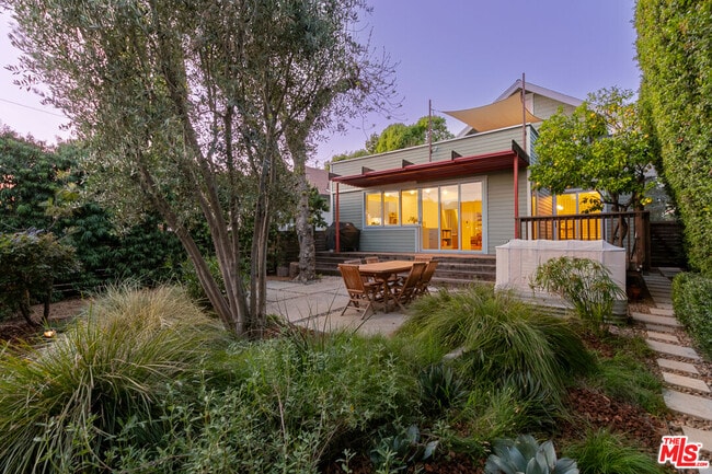 Building Photo - 5676 Hub St