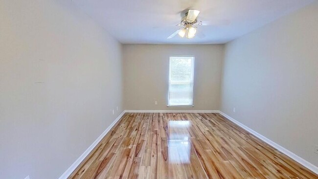 Building Photo - 1605 Merry Oaks Rd