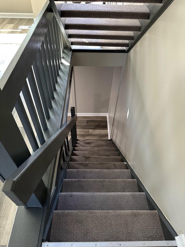 Building Photo - 7806 Barkwood Dr