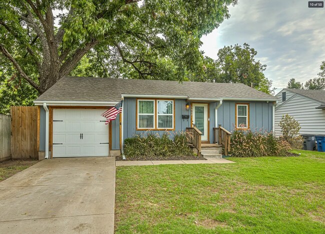 Building Photo - 2 Bed | 2 Bath in Midtown!