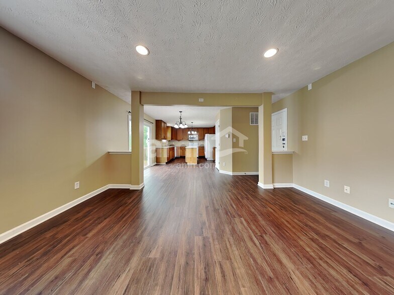 Building Photo - 150 Brittony Woods Dr