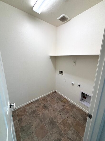 Building Photo - 6322 N 67th Ln